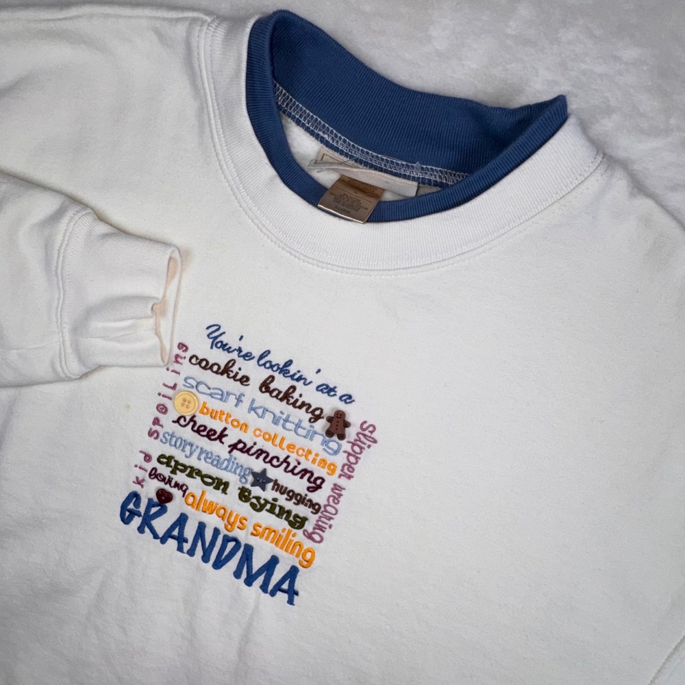 M&C Sportswear Grandma Sweatshirt Women XL White Embroidered Double Collar 3D